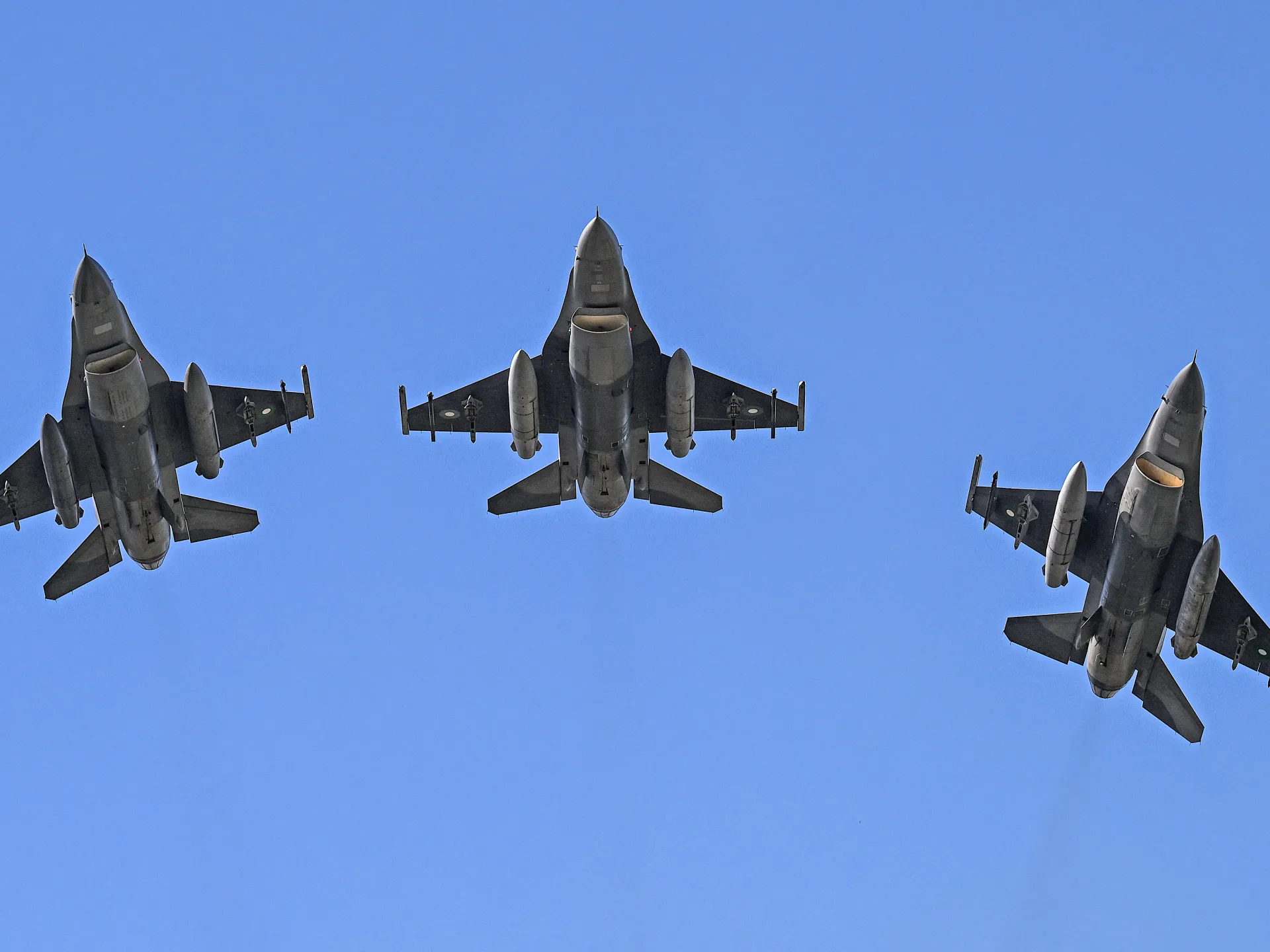 Trump’s $686 Million F-16 Upgrade for Pakistan: Strategic Signaling Amid India-Pakistan Tensions